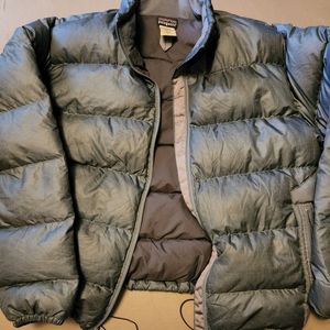 Patagonia down puffer jacket men's large
